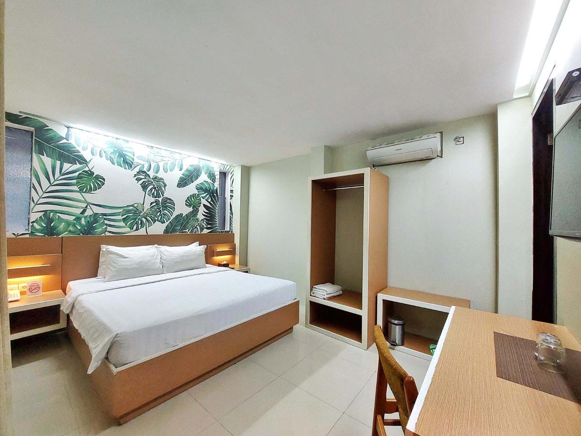 Shinta Guesthouse Malang Exterior foto