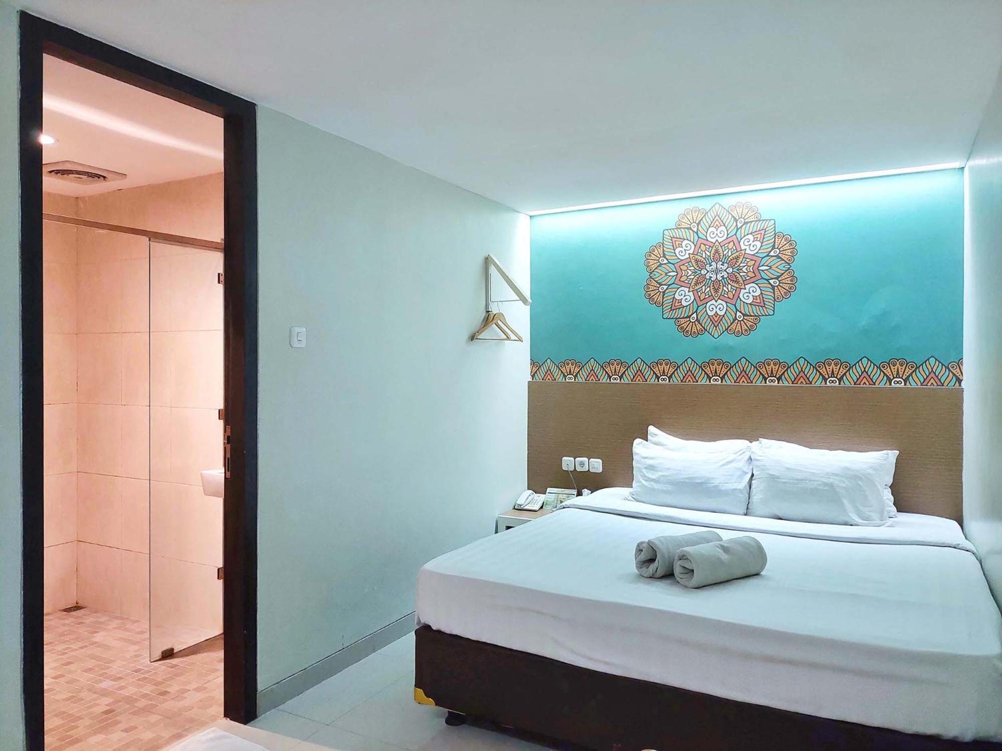 Shinta Guesthouse Malang Exterior foto